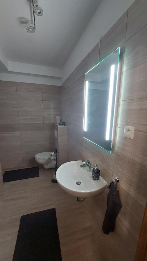 N&Z Apartman Close To The Downtown Appartement Boedapest Buitenkant foto