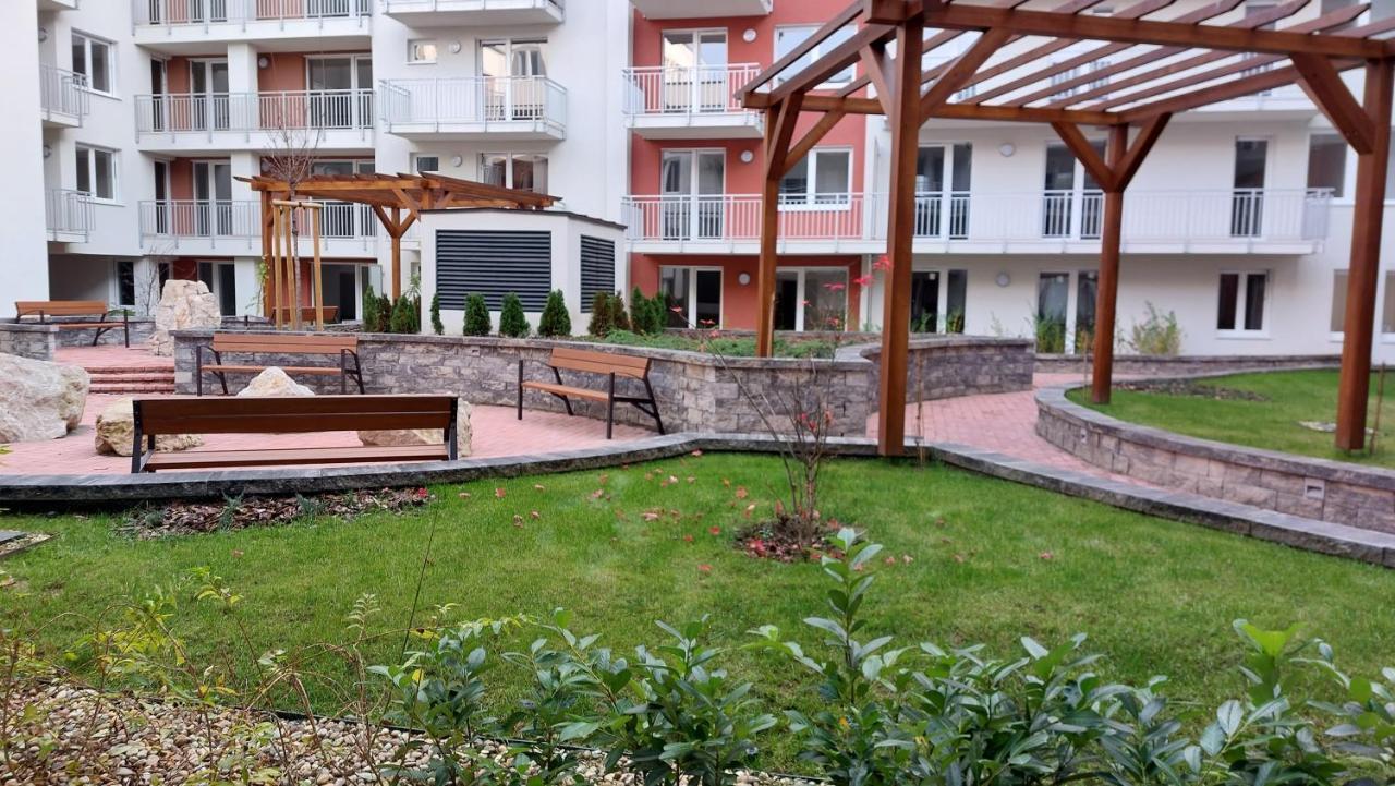 N&Z Apartman Close To The Downtown Appartement Boedapest Buitenkant foto