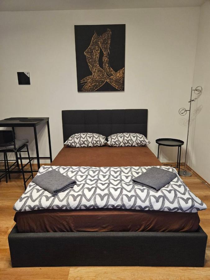 N&Z Apartman Close To The Downtown Appartement Boedapest Buitenkant foto