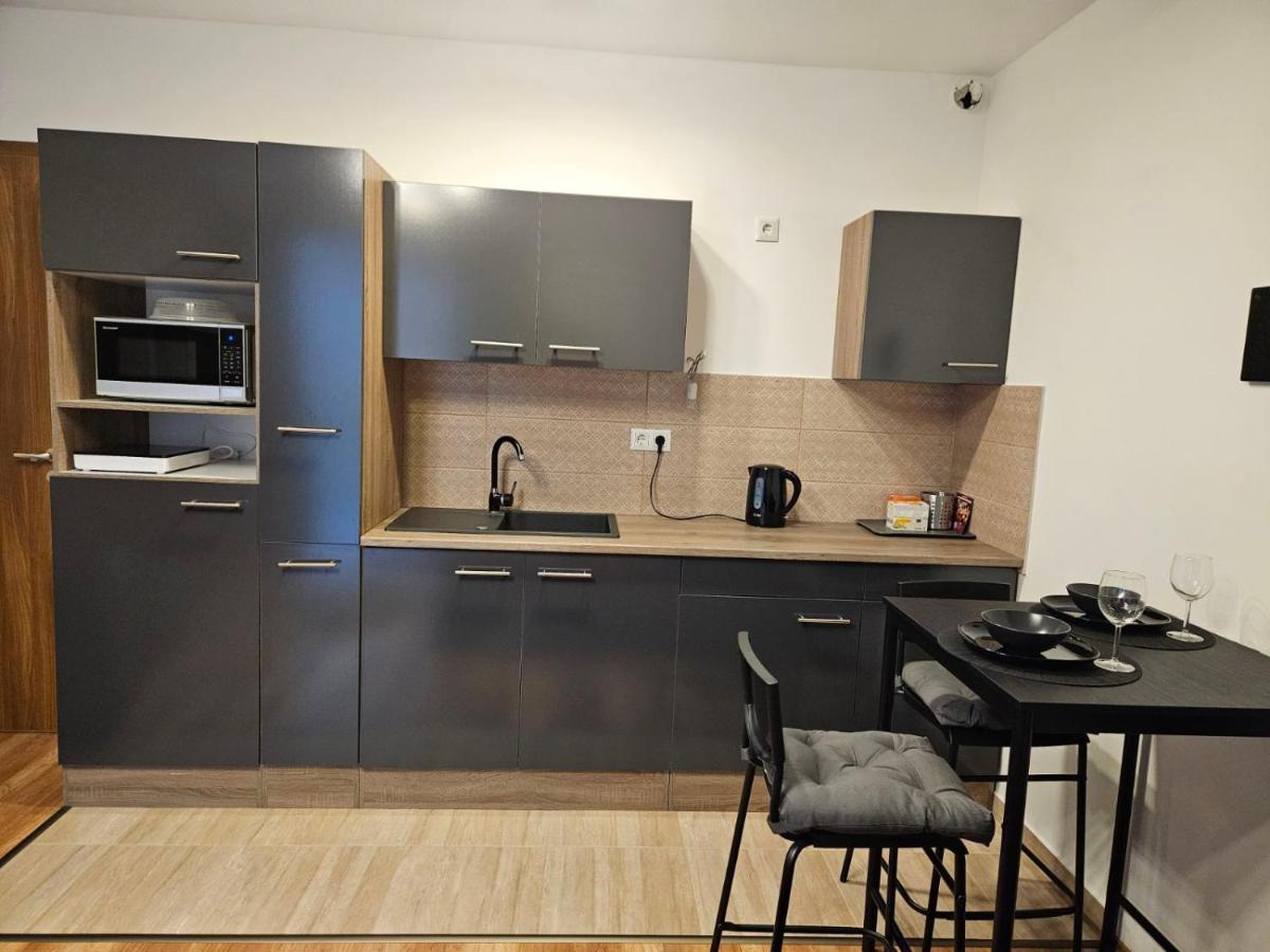 N&Z Apartman Close To The Downtown Appartement Boedapest Buitenkant foto