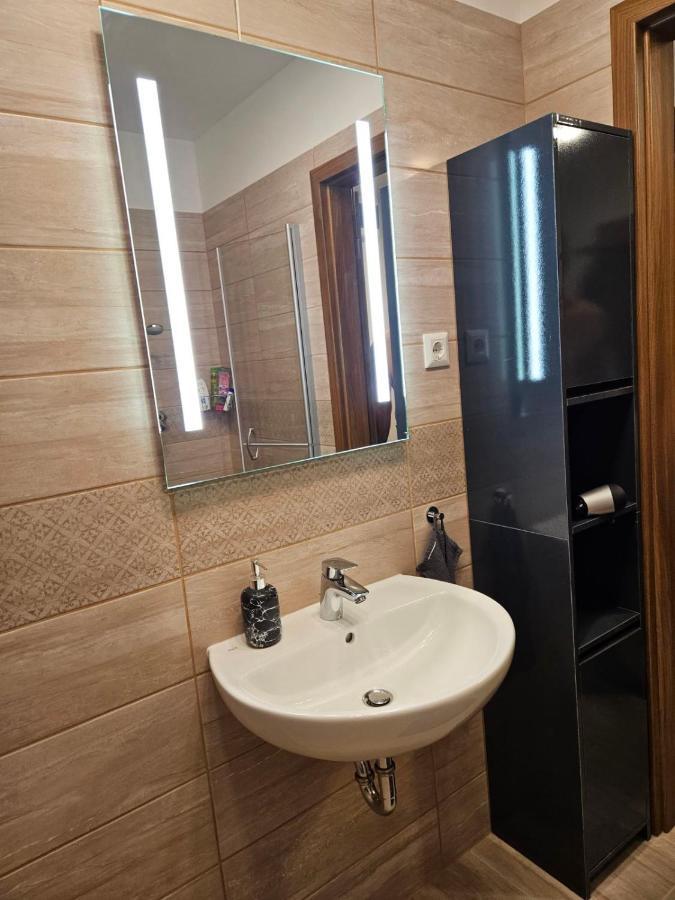 N&Z Apartman Close To The Downtown Appartement Boedapest Buitenkant foto